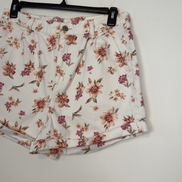 American Eagle White with Pink and Orange Floral Print Mom Shorts. Size 14. - Picture 4 of 16